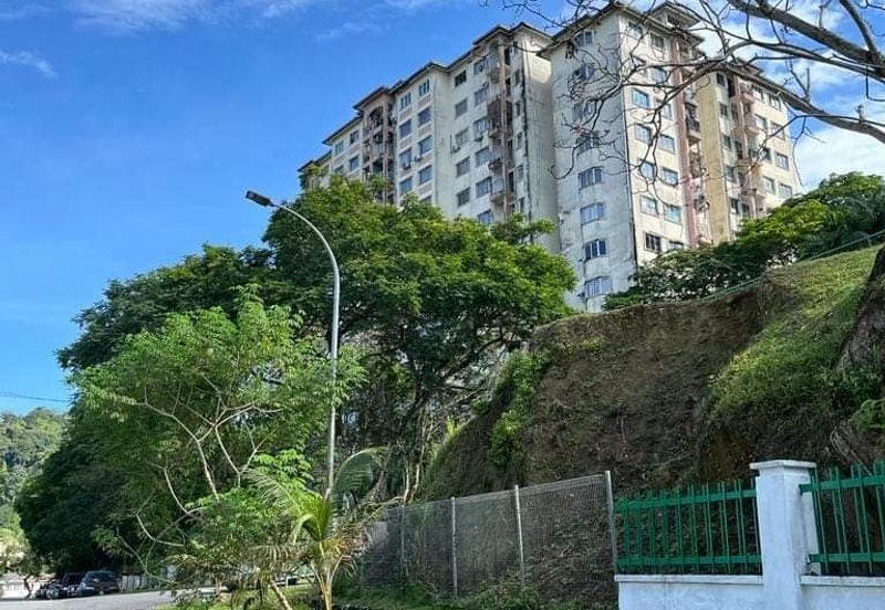 Menara Jade (Jade Tower), Taman Bukit Indah