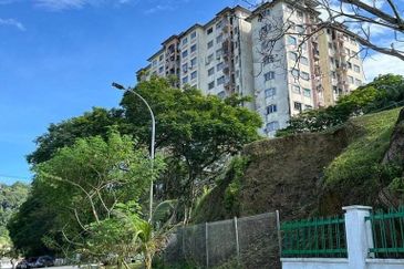 Menara Jade (Jade Tower), Taman Bukit Indah