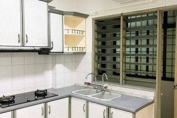 Menara Jade (Jade Tower), Taman Bukit Indah