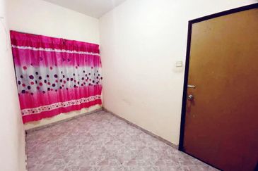 Double Storey Terrace, Taman Seraya, Ampang