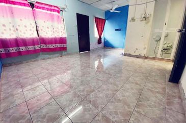 Double Storey Terrace, Taman Seraya, Ampang