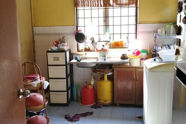 Taman Seroja, Bandar Baru Salak Tinggi