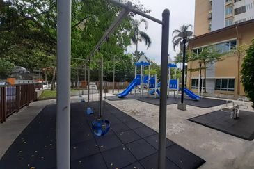 Villa Park Condominium