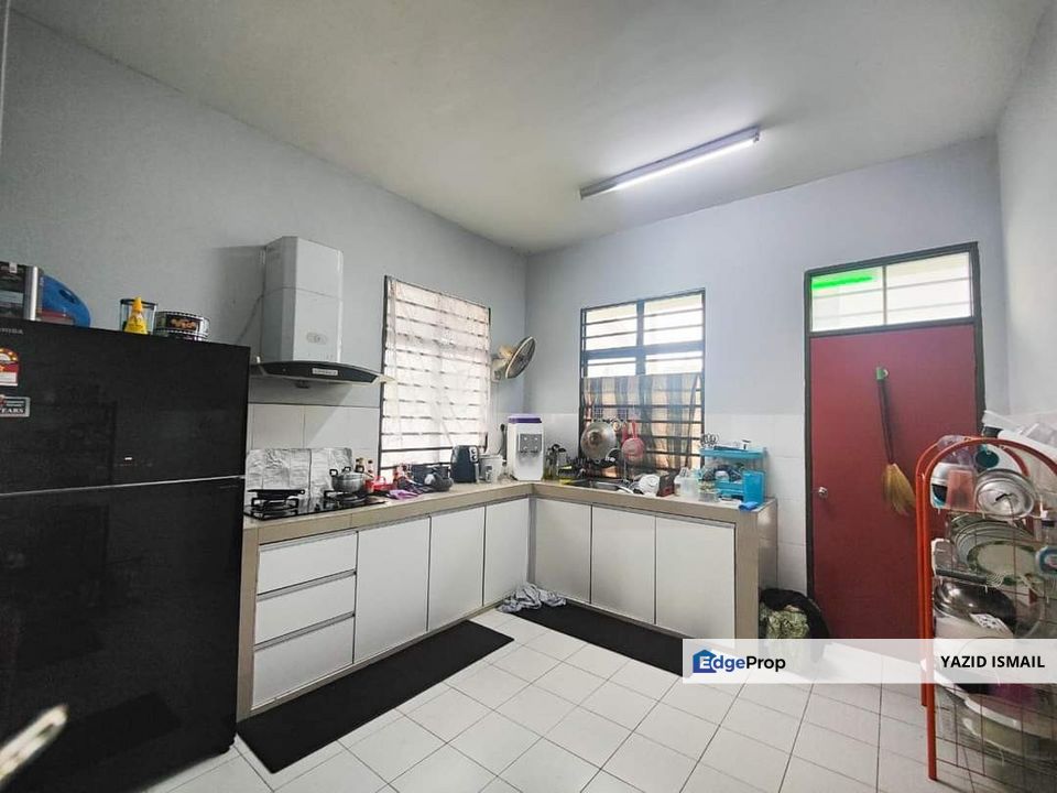 End Lot Double storey Camelia, Saujana Rawang , Selangor, Rawang