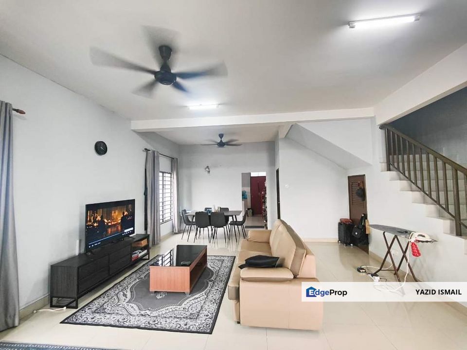 End Lot Double storey Camelia, Saujana Rawang , Selangor, Rawang