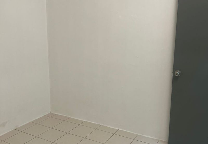 Residensi Bistaria, Ukay Bistari