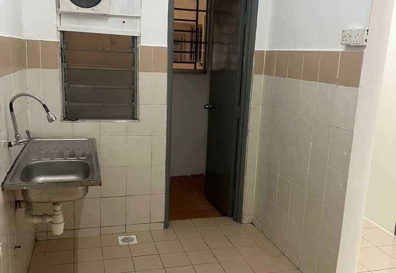 Residensi Bistaria, Ukay Bistari