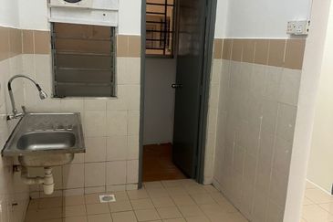 Residensi Bistaria, Ukay Bistari