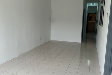 Residensi Bistaria, Ukay Bistari