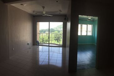 Kristal Heights Apartment