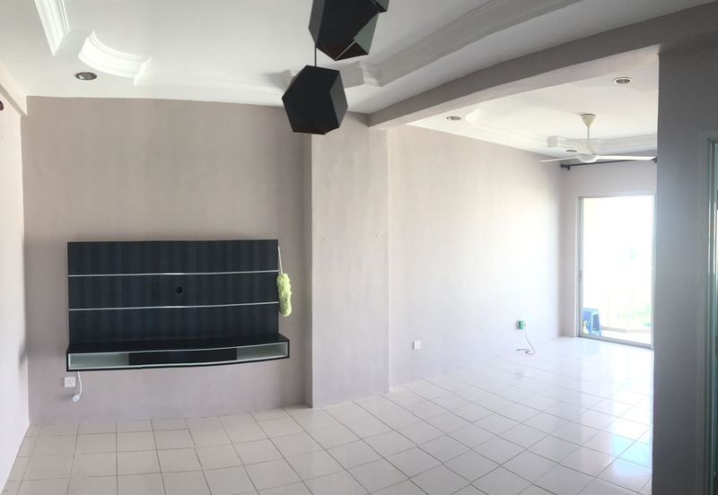 Kristal Heights Apartment