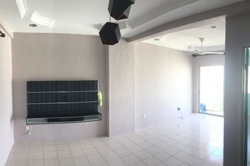 Kristal Heights Apartment