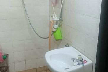 Pangsapuri Kenanga Sari