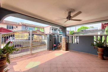 Jalan Semarak, Bukit Beruntung