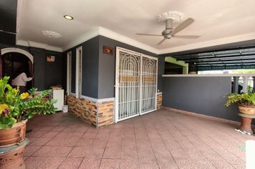 Jalan Semarak, Bukit Beruntung