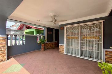 Jalan Semarak, Bukit Beruntung