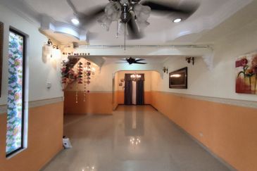 Jalan Semarak, Bukit Beruntung