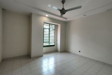 Kota Puteri, Batu Arang