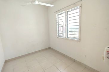 De Bayu Apartment @ Setia Alam