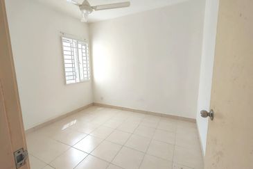 De Bayu Apartment @ Setia Alam