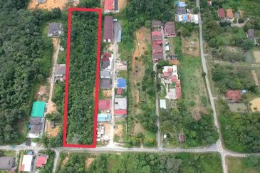 Kampung Sungai Pelong