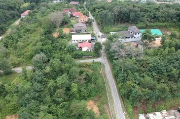 Kampung Sungai Pelong