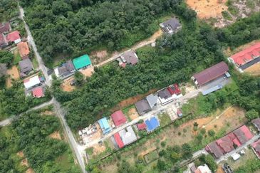 Kampung Sungai Pelong