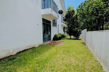 Summerglades, Perdana Lakeview West