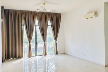 Summerglades, Perdana Lakeview West