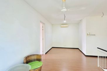 Summerglades, Perdana Lakeview West