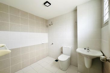 Albury 2, Taman Tasik Senangin