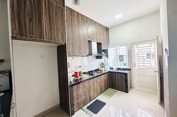 Albury 2, Taman Tasik Senangin