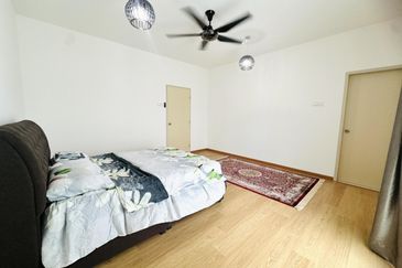 Albury 2, Taman Tasik Senangin