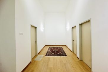 Albury 2, Taman Tasik Senangin