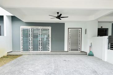 Albury 2, Taman Tasik Senangin