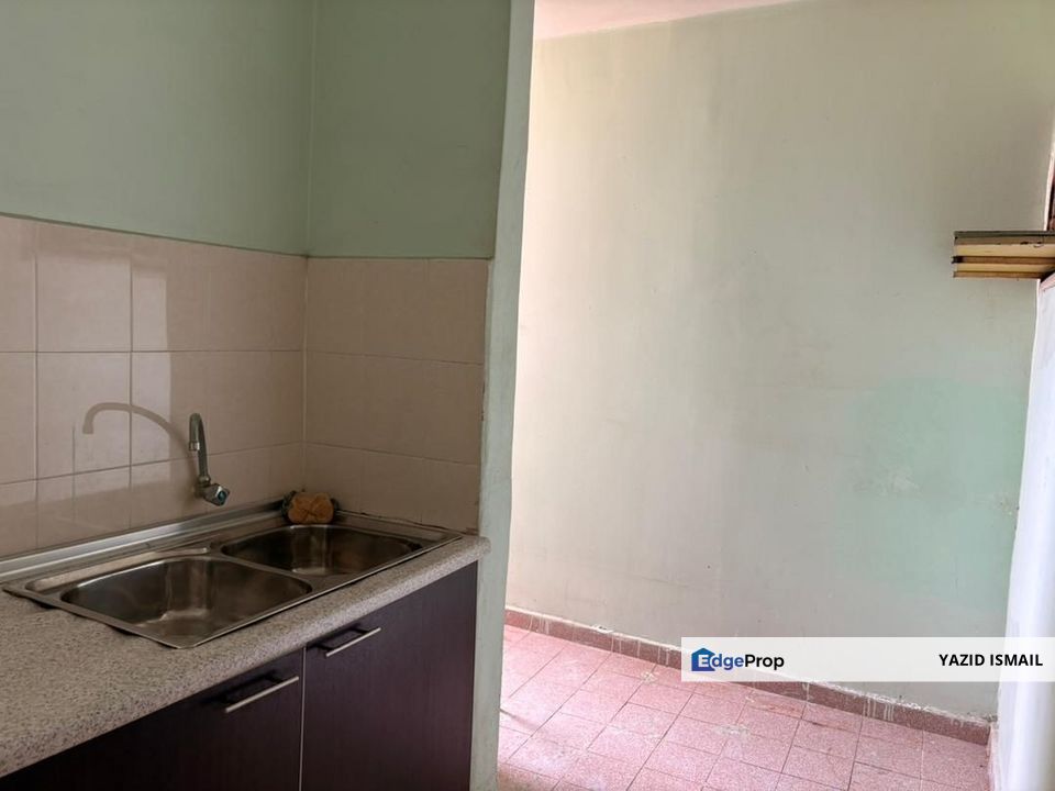 Laguna Biru Apartment, Kundang, Sg Buloh, Selangor, Rawang
