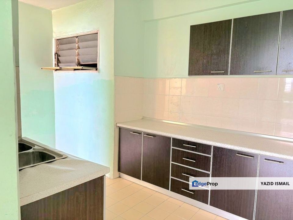 Laguna Biru Apartment, Kundang, Sg Buloh, Selangor, Rawang