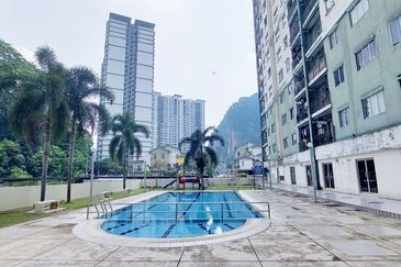 Angsana Apartment @ Taman Raintree