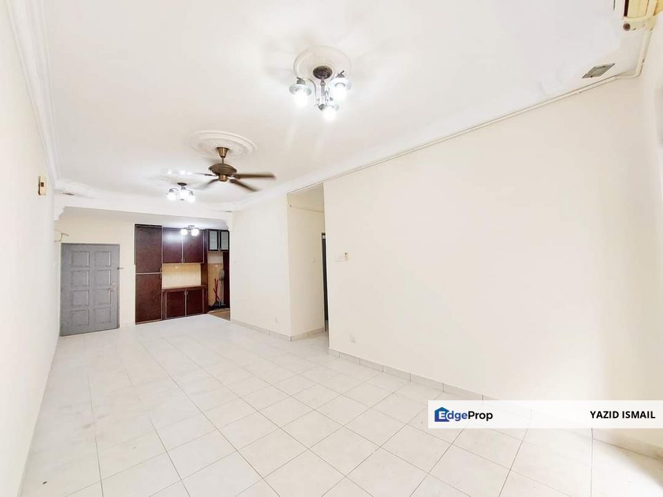 Kipark Selayang Condo, ( 4Bed 2Bath ) 2 Carpark , Selangor, Selayang