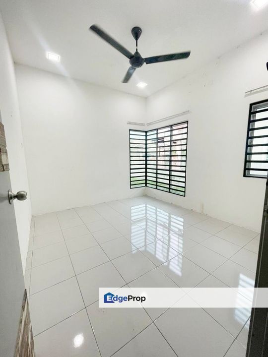 Banglo Setingkat, RPT Dato Kamaruddin, Bidor

, Perak, Batang Padang