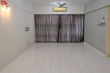Anjung Hijau (Greenfield Apartment)