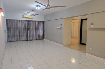 Anjung Hijau (Greenfield Apartment)