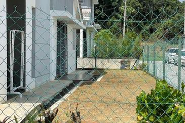 2 Storey, Azalea Bukit Rahman Putra, Sg Buloh