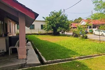 Desa Pinggiran Putra