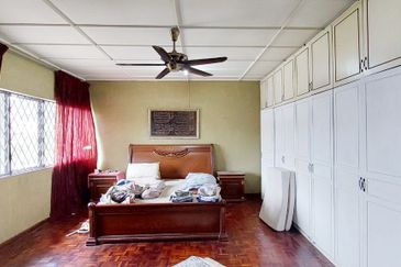 Bungalow Double Storey, Taman Gombak Setia, KL

