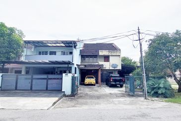 Taman Lembah Keramat AU5