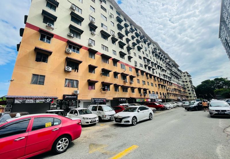 Aman Putra Apartment