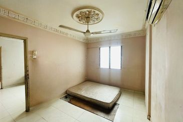 Aman Putra Apartment