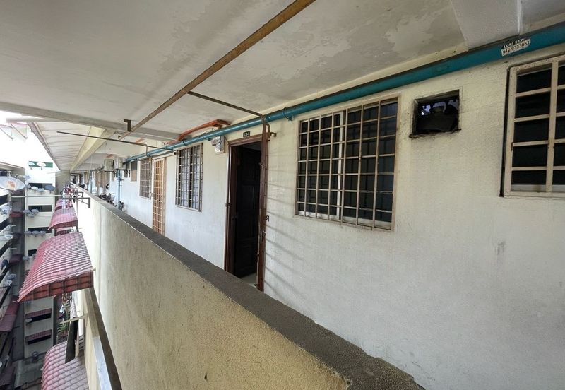 Aman Putra Apartment