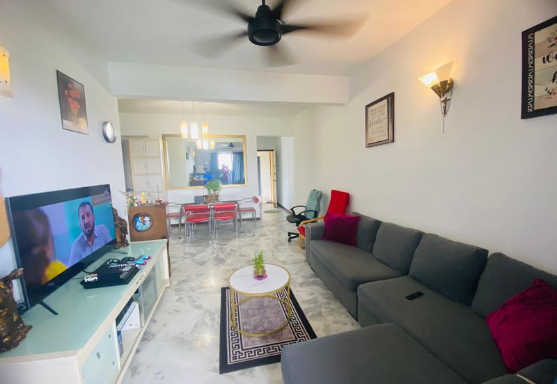 Sri Damansara Courts